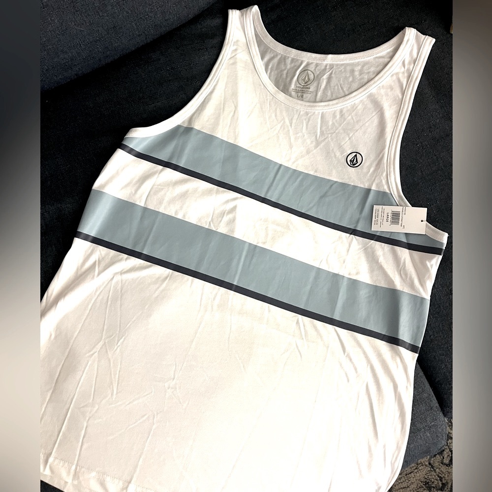 Volcom tank top NEW